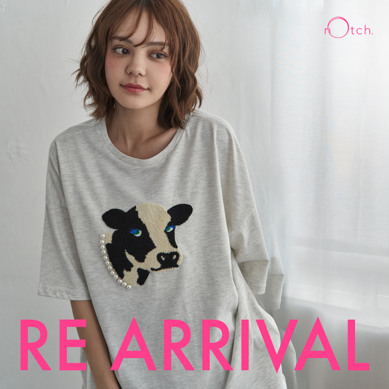 ★パールネックレス ウシ サガラ刺繍Tシャツ★